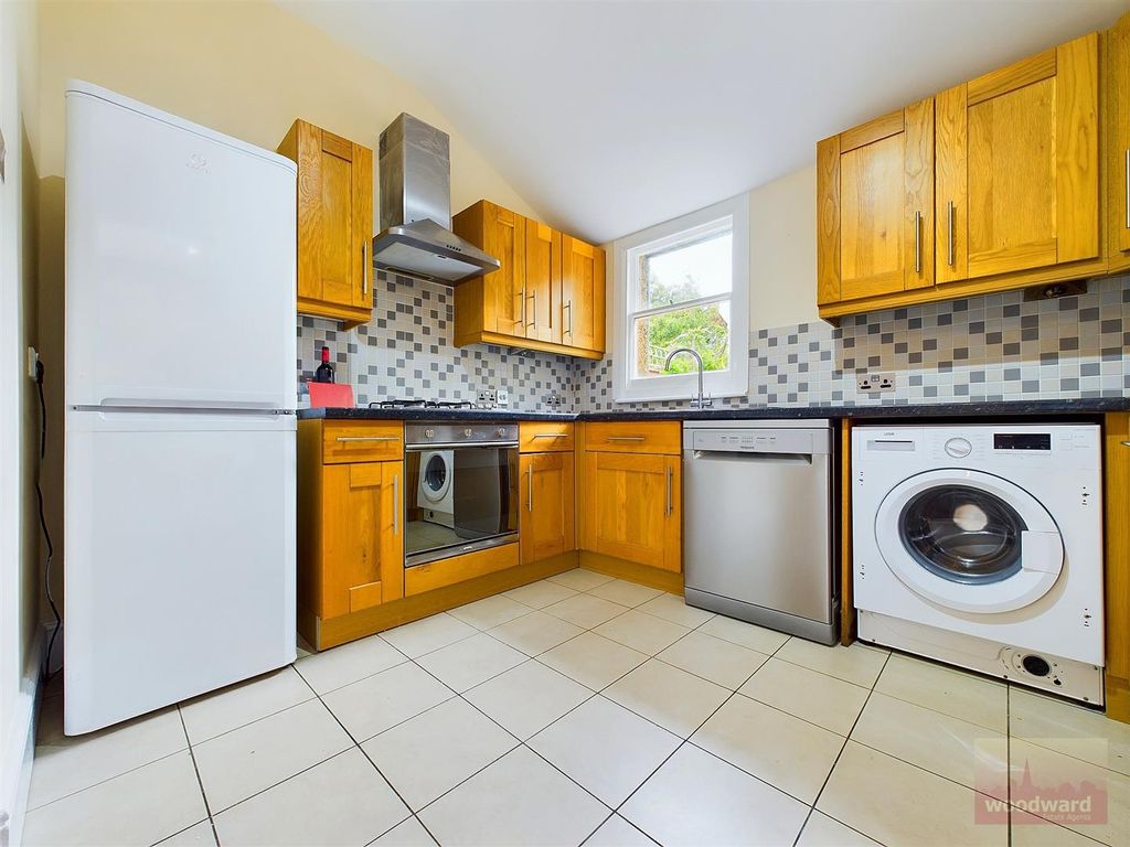 Property photo 2 of 20 Cam01320G0-Pr0236-Still008.Jpg