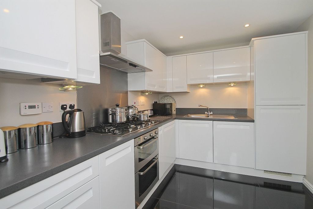 Property photo 3 of 15 Photo 6