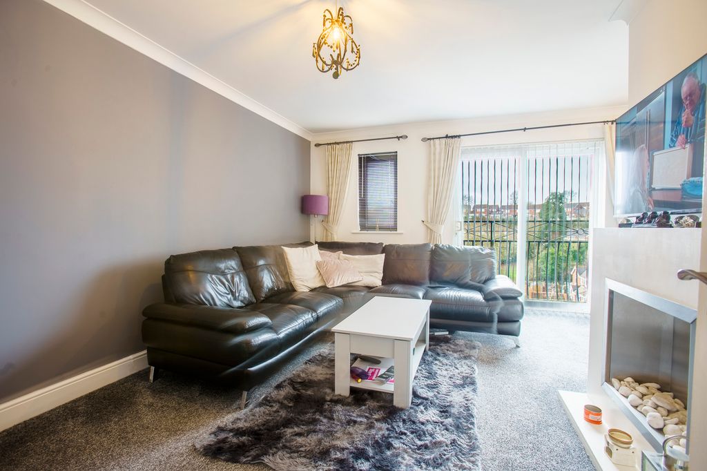 Property photo 2 of 16