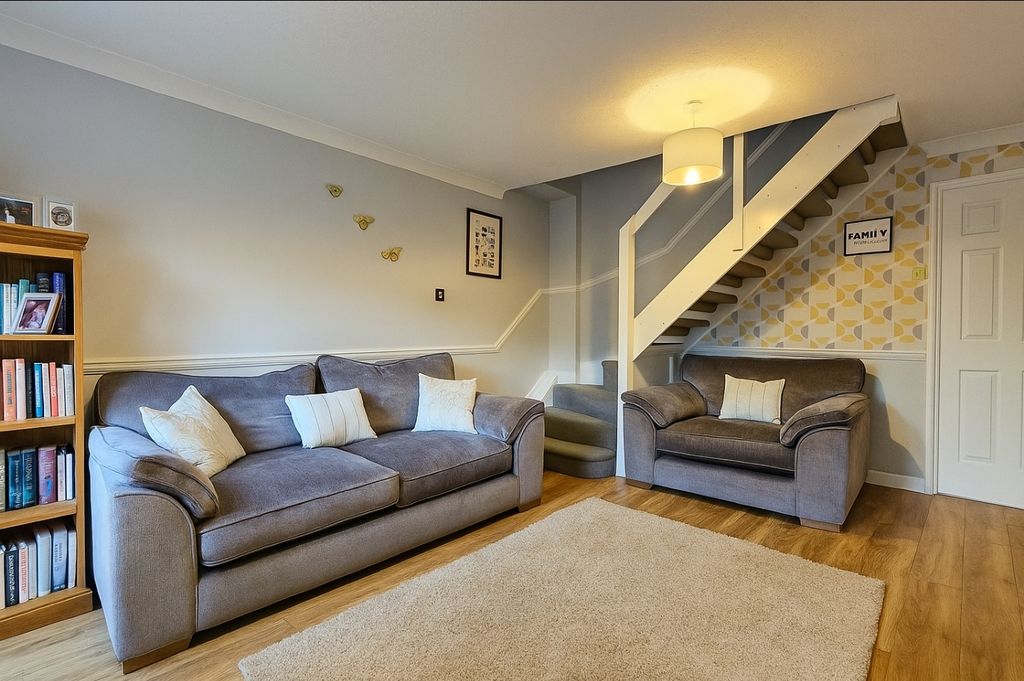 Property photo 2 of 9 Lounge