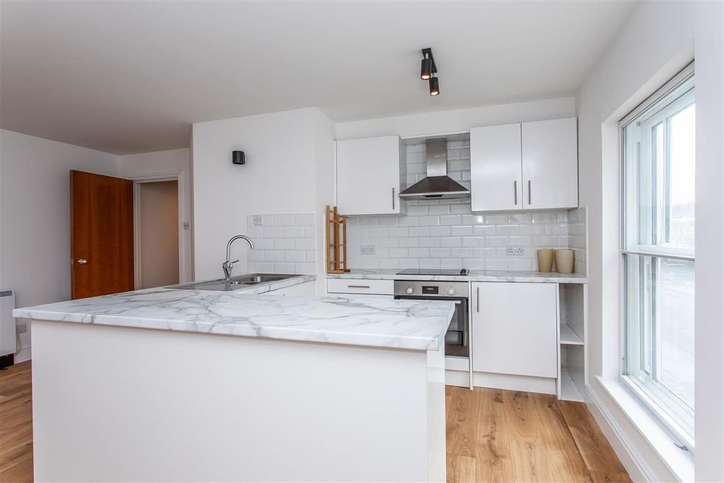 Property photo 2 of 14 Kitchen