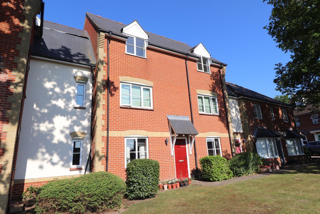 Property photo 1 of 8 Front