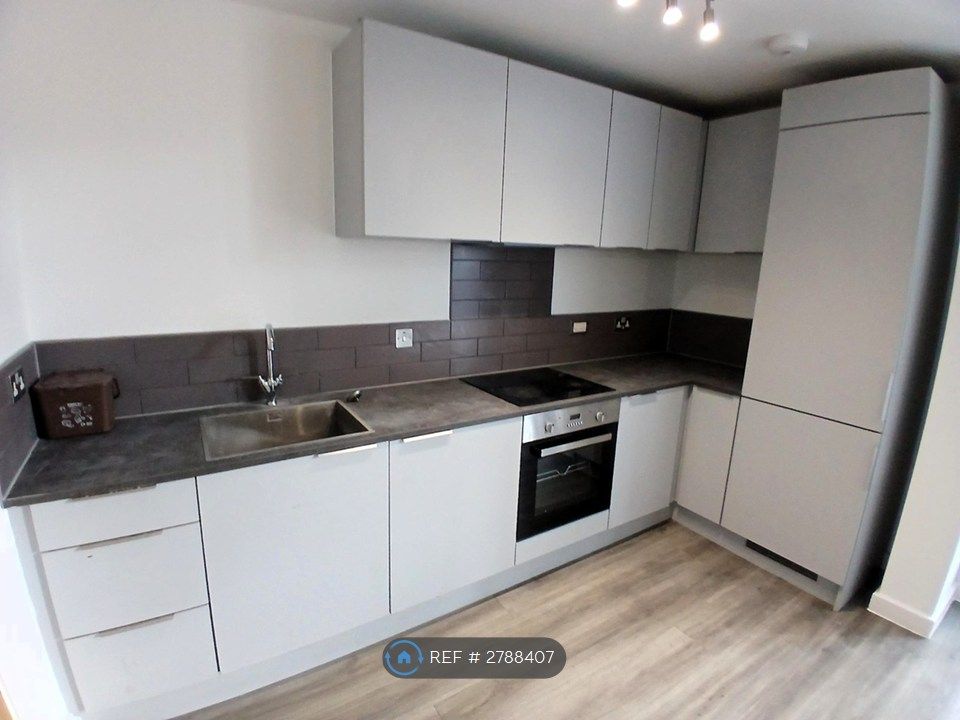 Property photo 3 of 12 Large Kitchen