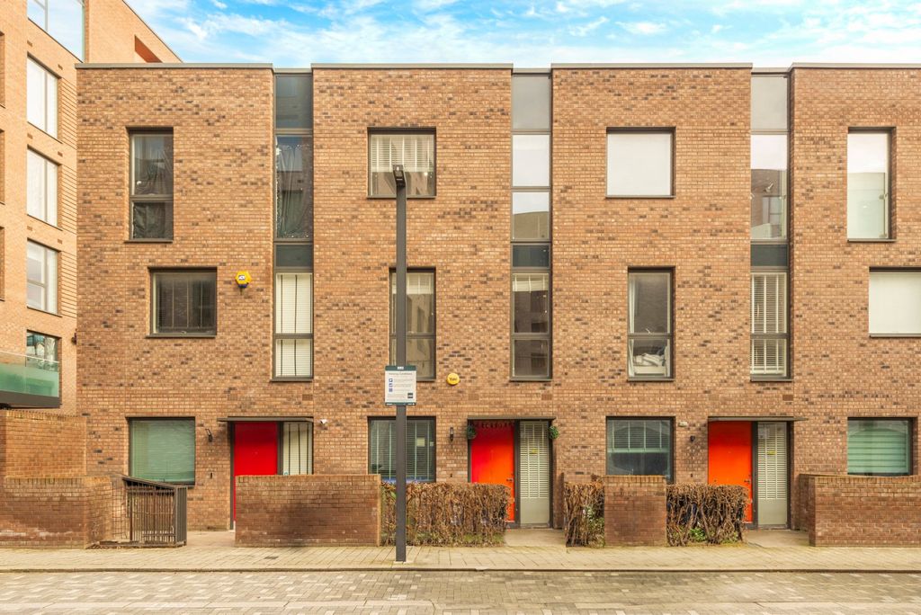 Property photo 2 of 14