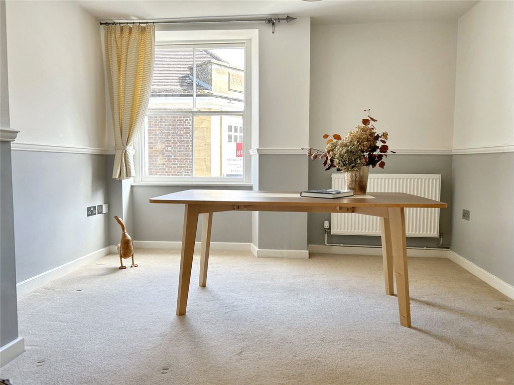 Property photo 2 of 18 Picture No. 34