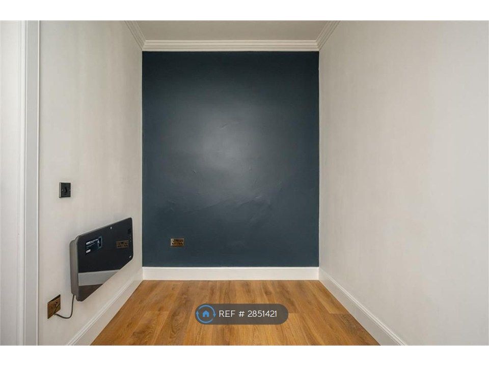 Property photo 2 of 12 Office Room