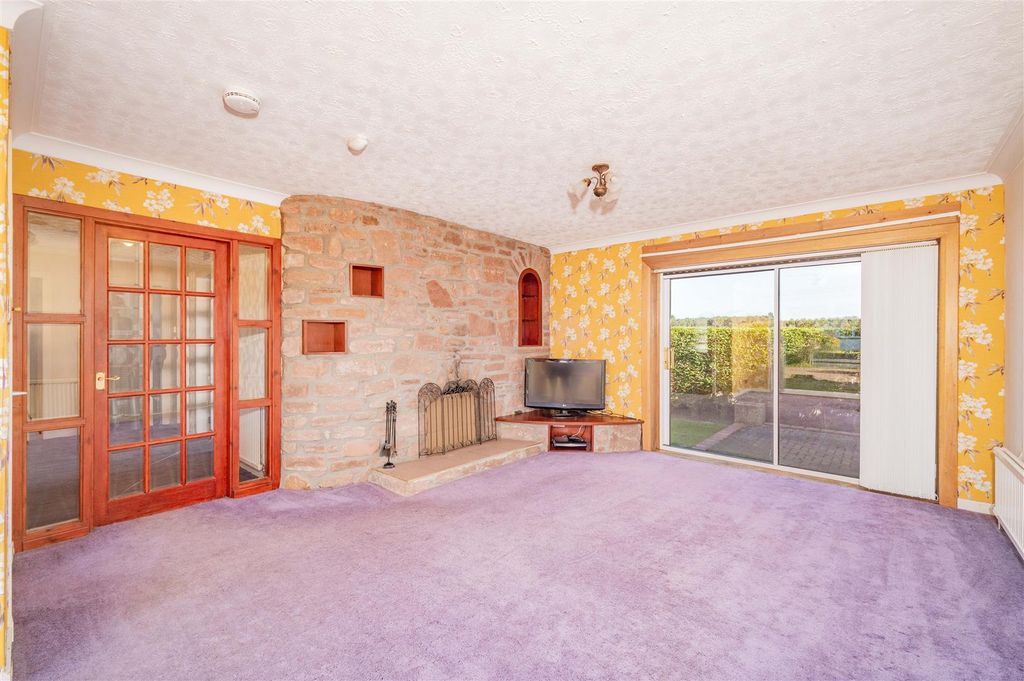 Property photo 3 of 24 15 Affleck Gardens Monikie-1.Jpg