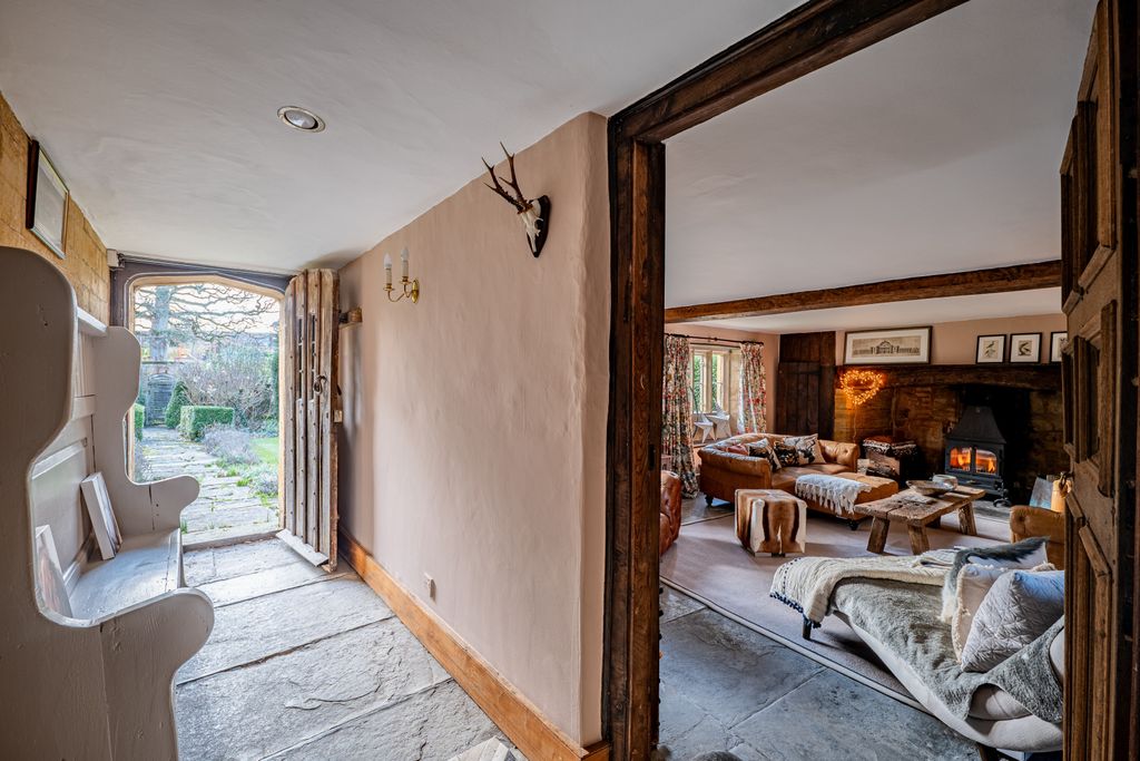 Property photo 3 of 22 Hallway