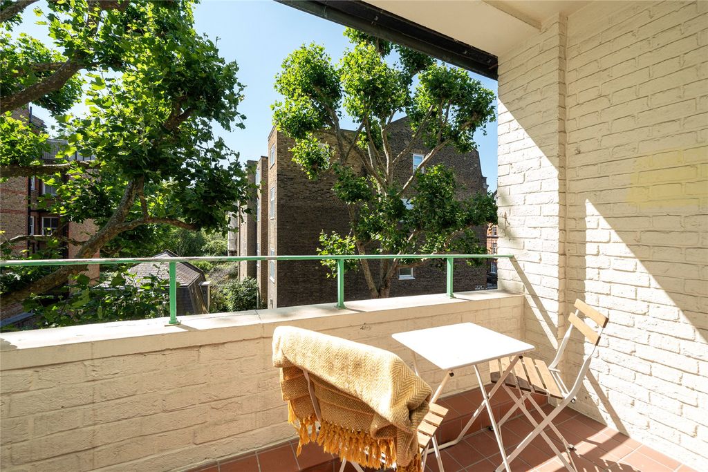 Property photo 2 of 13 Balcony