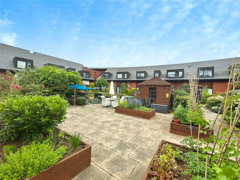 Property photo 1 of 13 Gardens