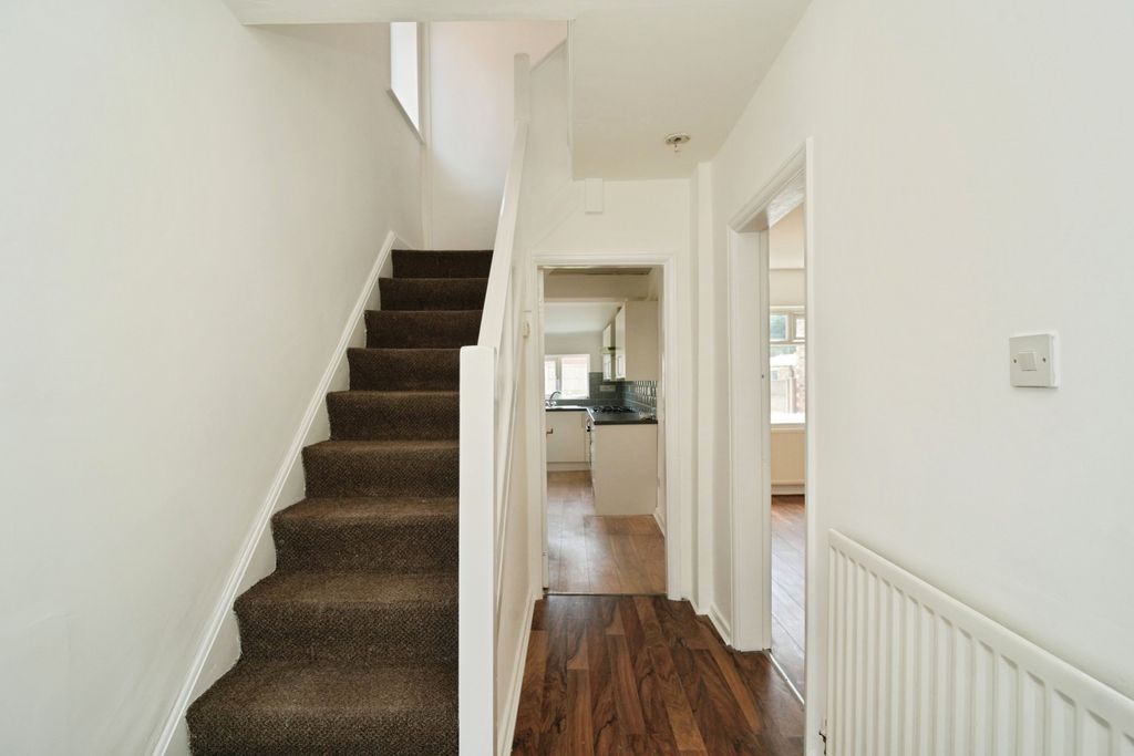 Property photo 2 of 14 Hallway