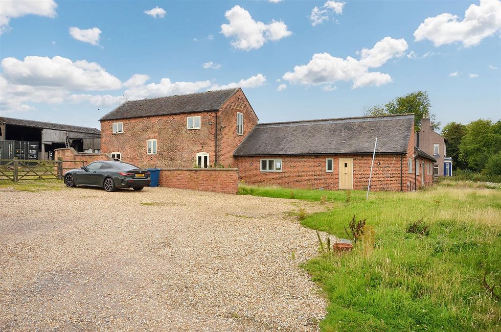 Property photo 1 of 24