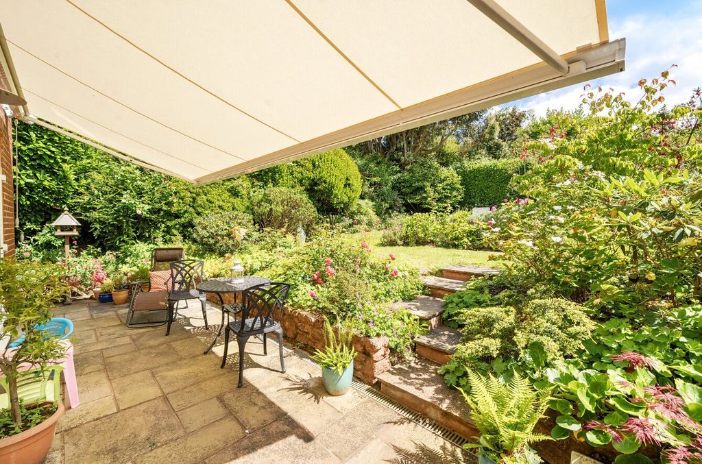 Property photo 2 of 13 Garden