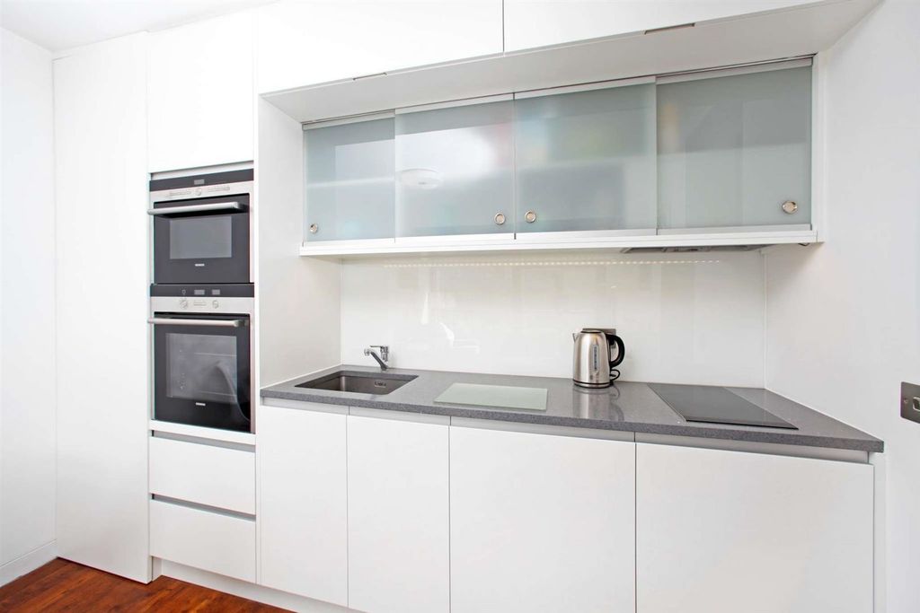 Property photo 1 of 6 Kit.Jpg