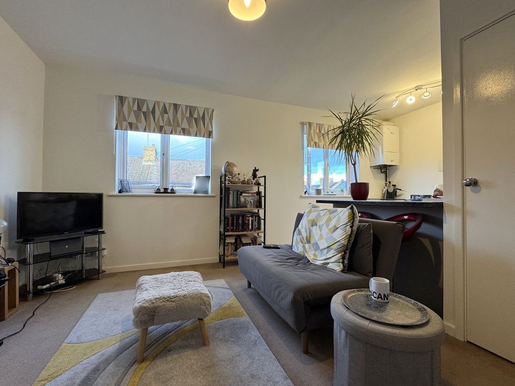 Property photo 1 of 7 Lounge