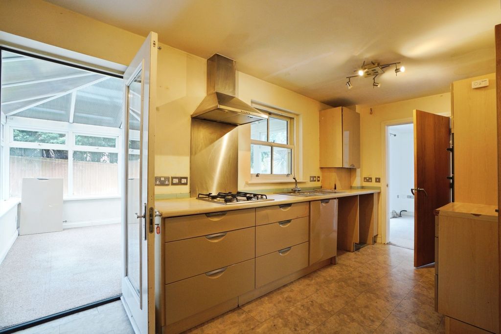 Property photo 3 of 15 Kitchen