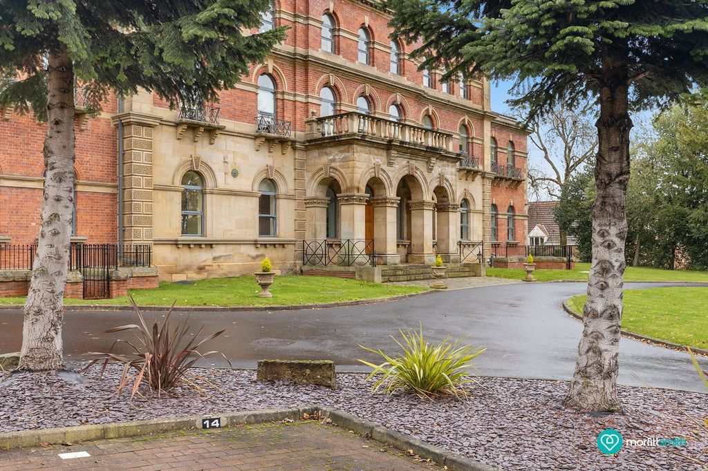 Property photo 2 of 14