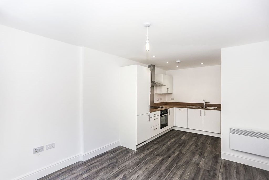 Property photo 2 of 6 Kitchen