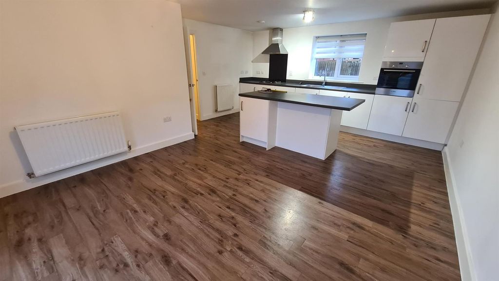 Property photo 2 of 11 1000015250.Jpg