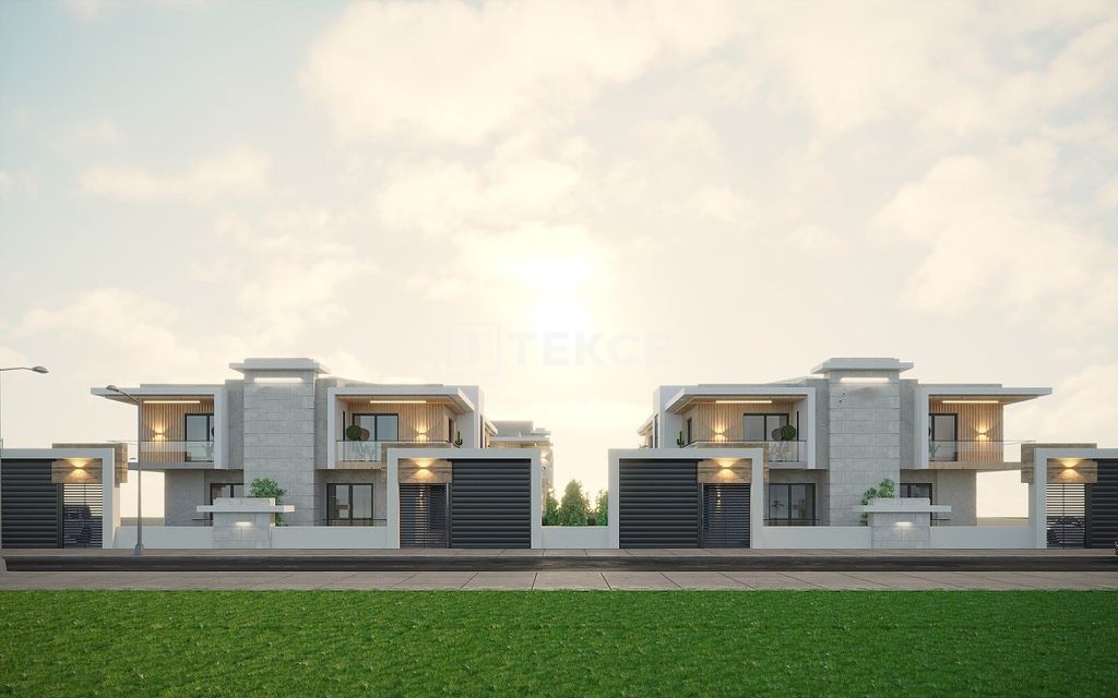 Property photo 2 of 35