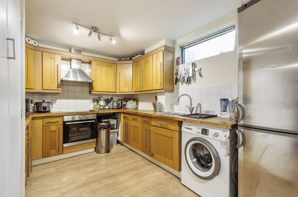 Property photo 2 of 7 Picture No. 22