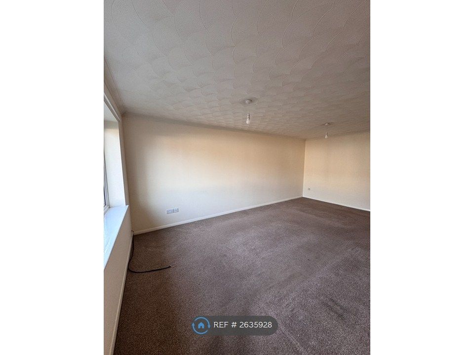 Property photo 2 of 7 Living Room