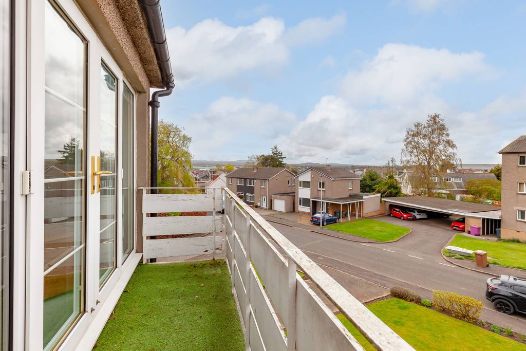 Additional image 5 of 2 bed flat for sale36/5 West Craigs Crescent, Edinburgh EH12