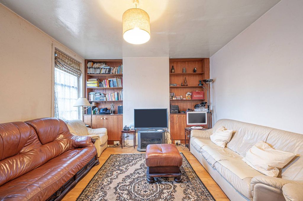 Property photo 3 of 8