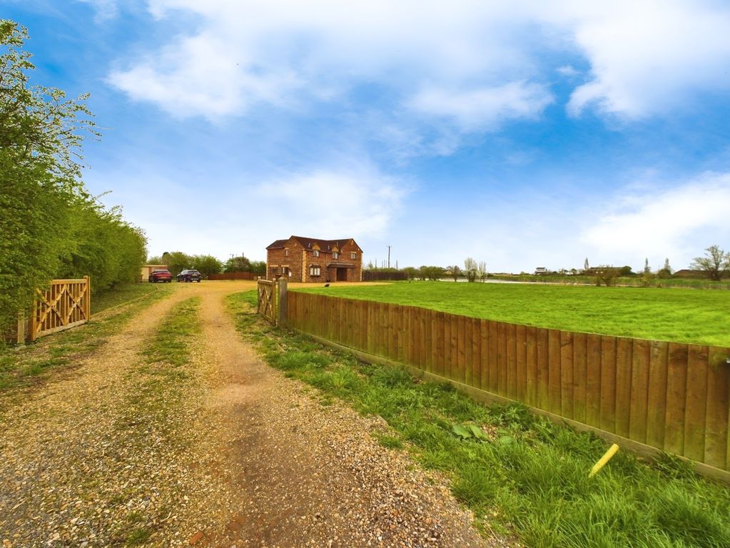 Property photo 1 of 24