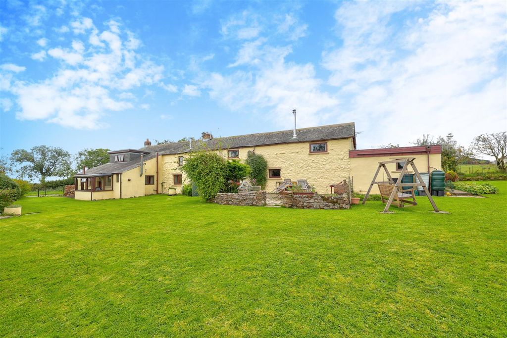 Property photo 2 of 43 Garden