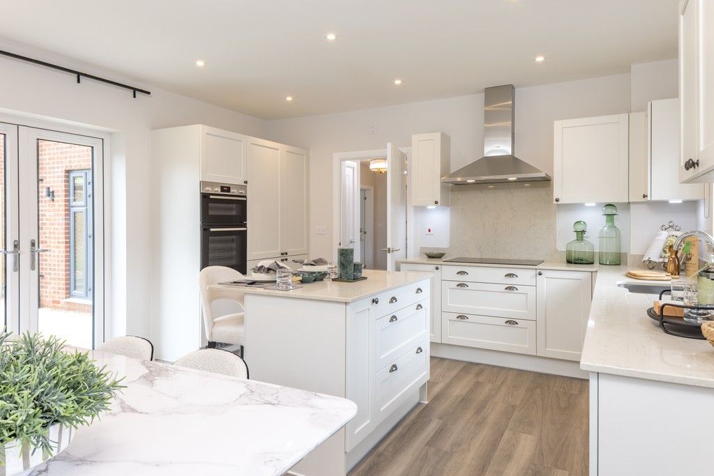 Property photo 2 of 20 Knights Grove, Newbury