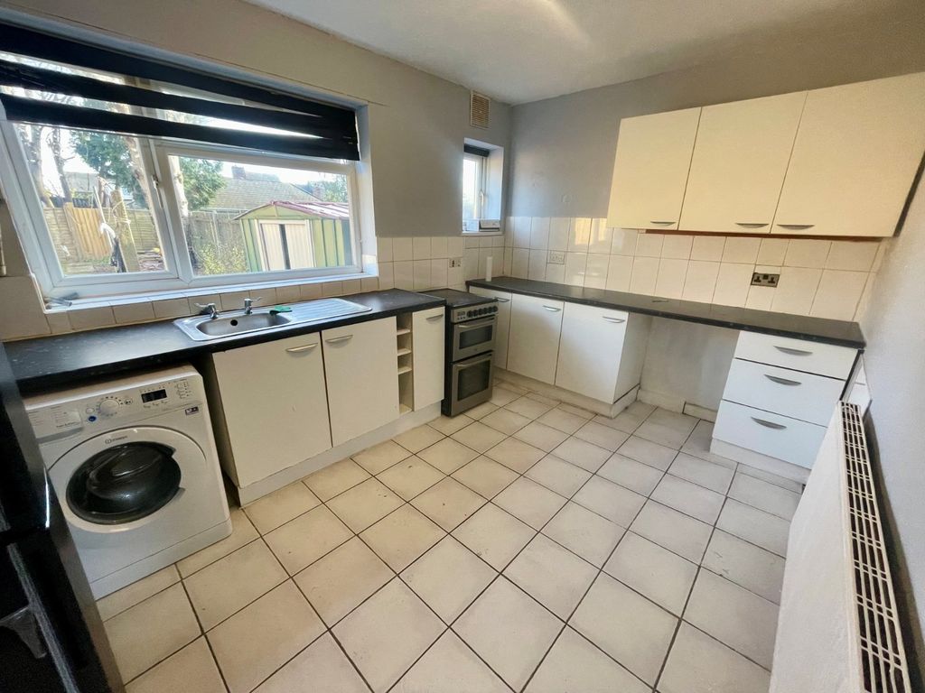 Property photo 2 of 9 Picture No. 16