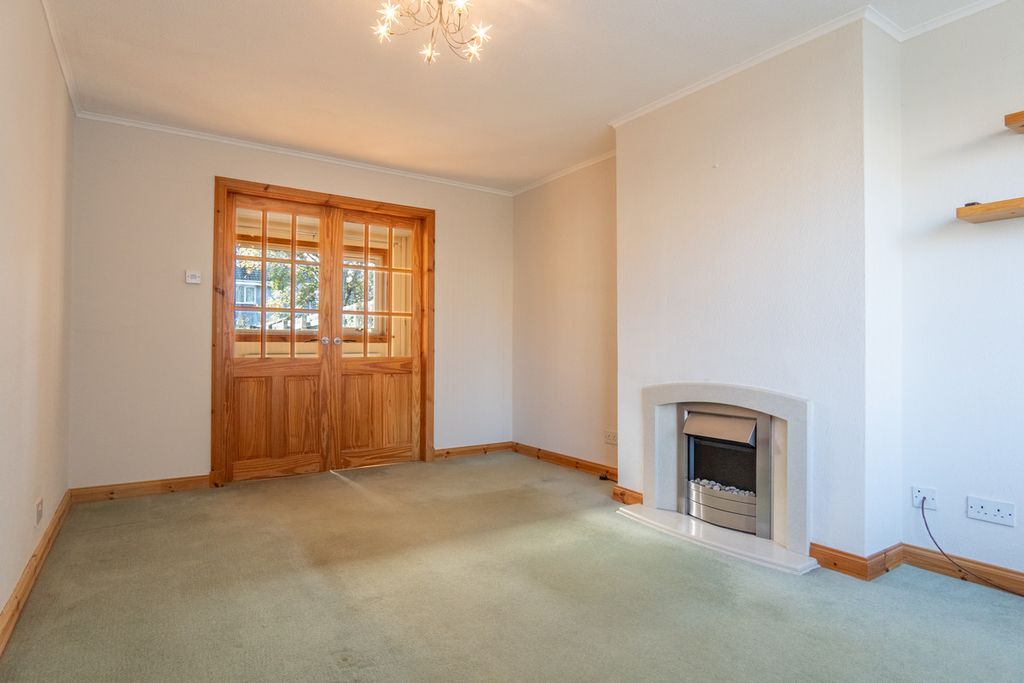 Property photo 3 of 23