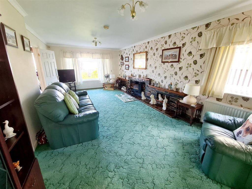 Property photo 3 of 22 Living Room