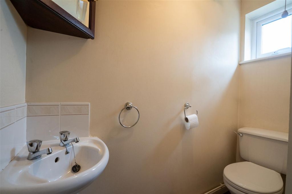 Property photo 2 of 18 WC
