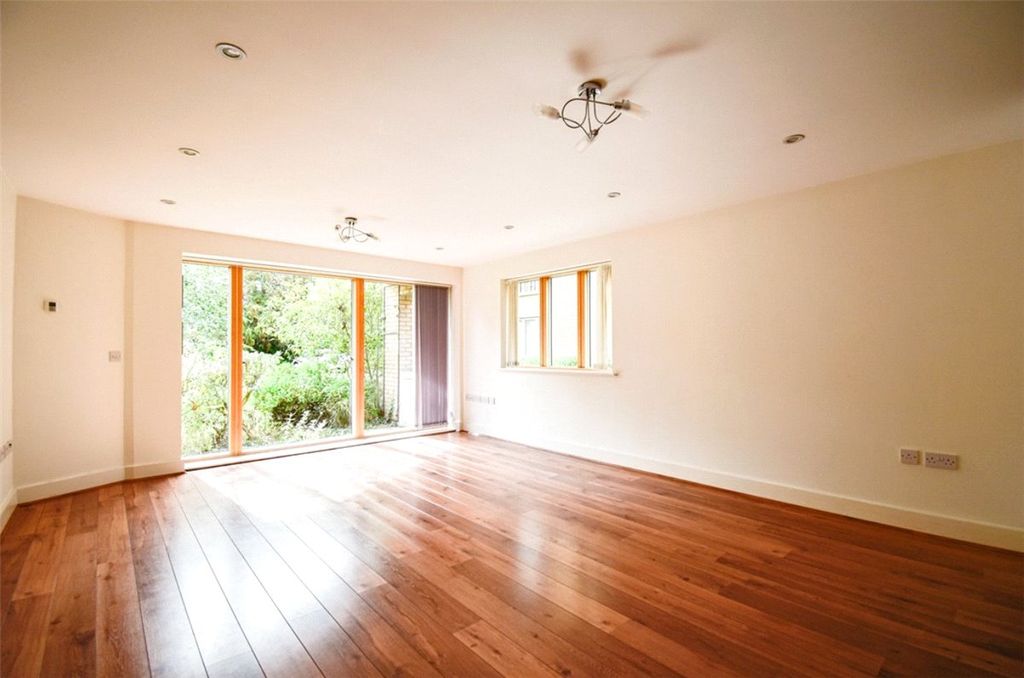 Property photo 3 of 10 Picture No. 05