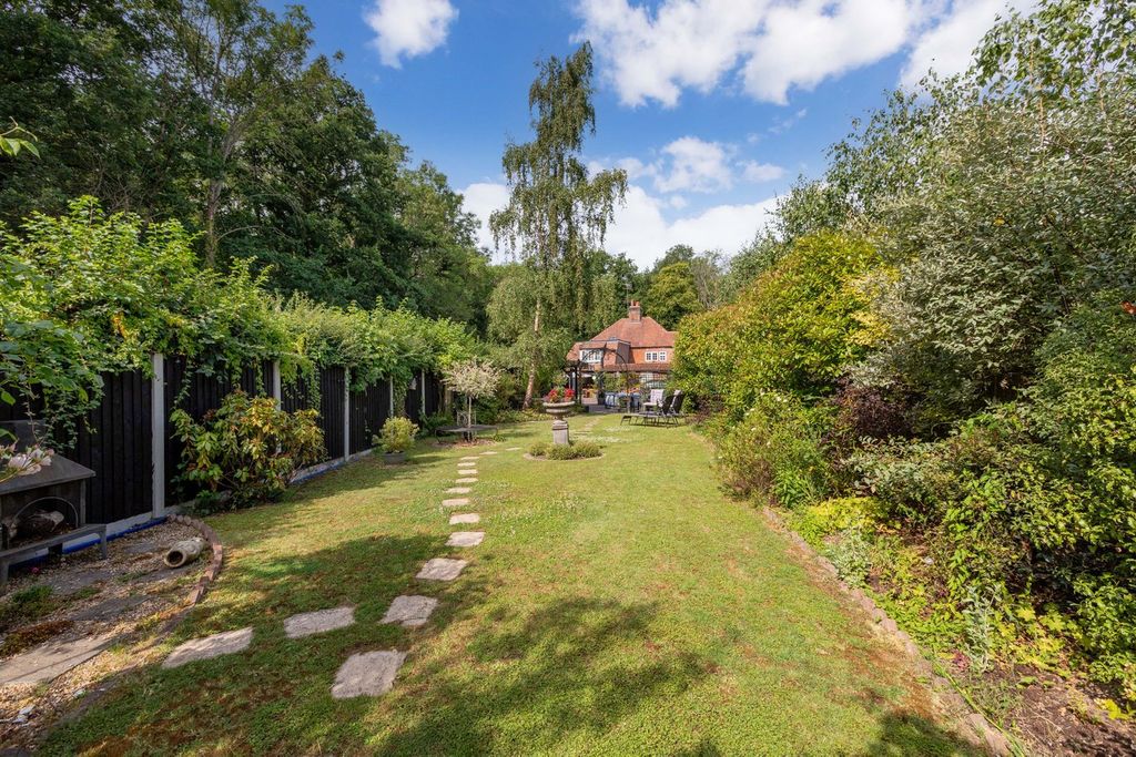 Property photo 2 of 24