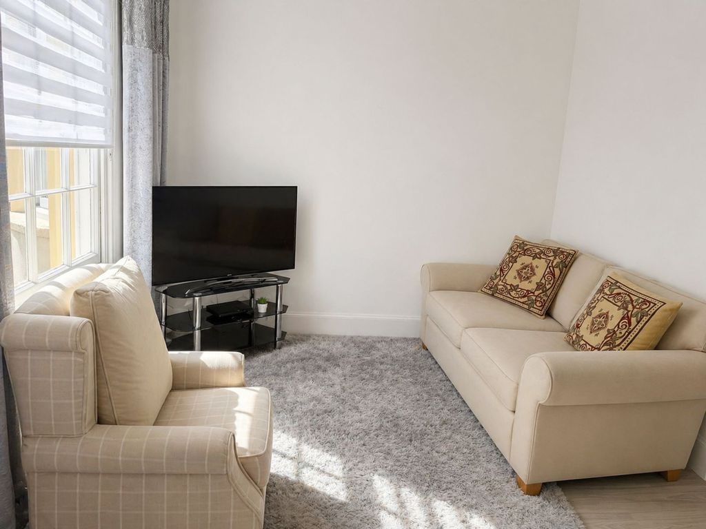 Property photo 3 of 5