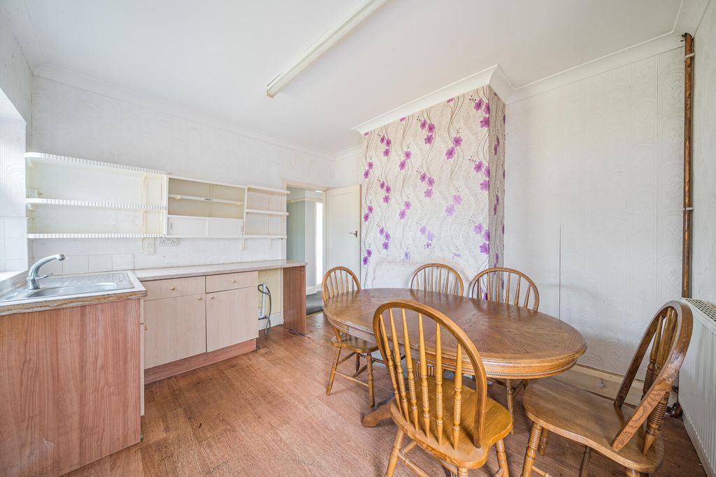 Property photo 2 of 8 Kitchen