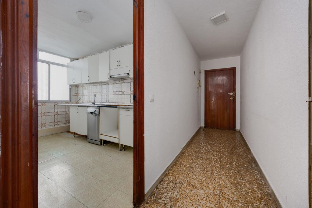 Property photo 3 of 25