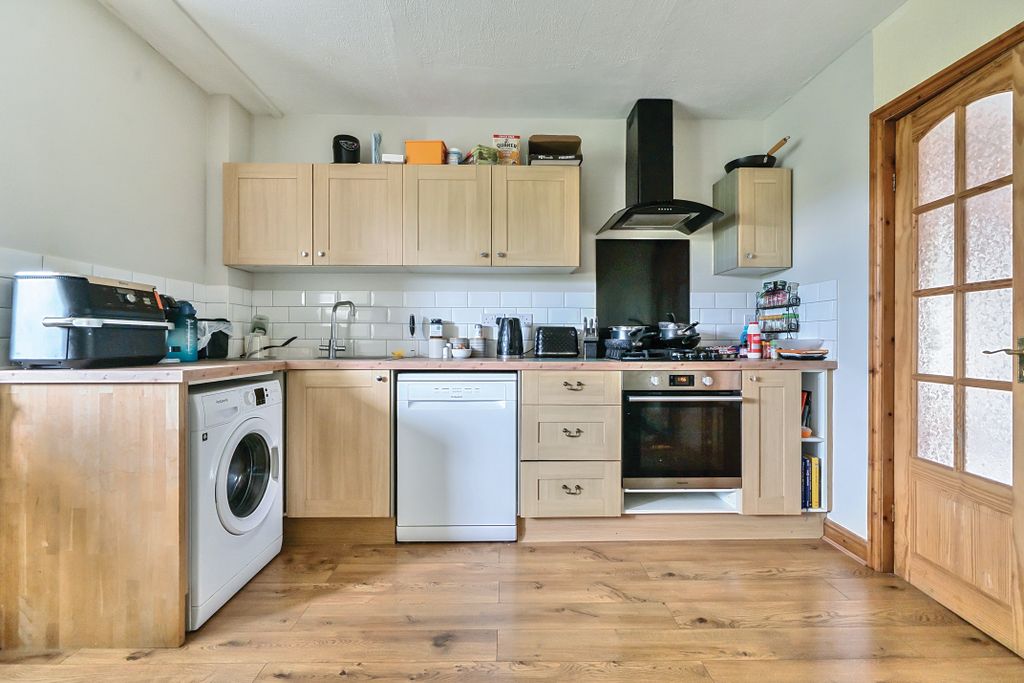 Property photo 3 of 20