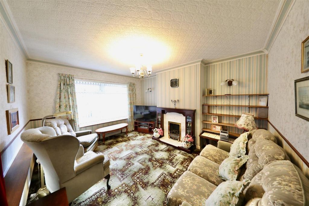 Property photo 2 of 20 Living Room