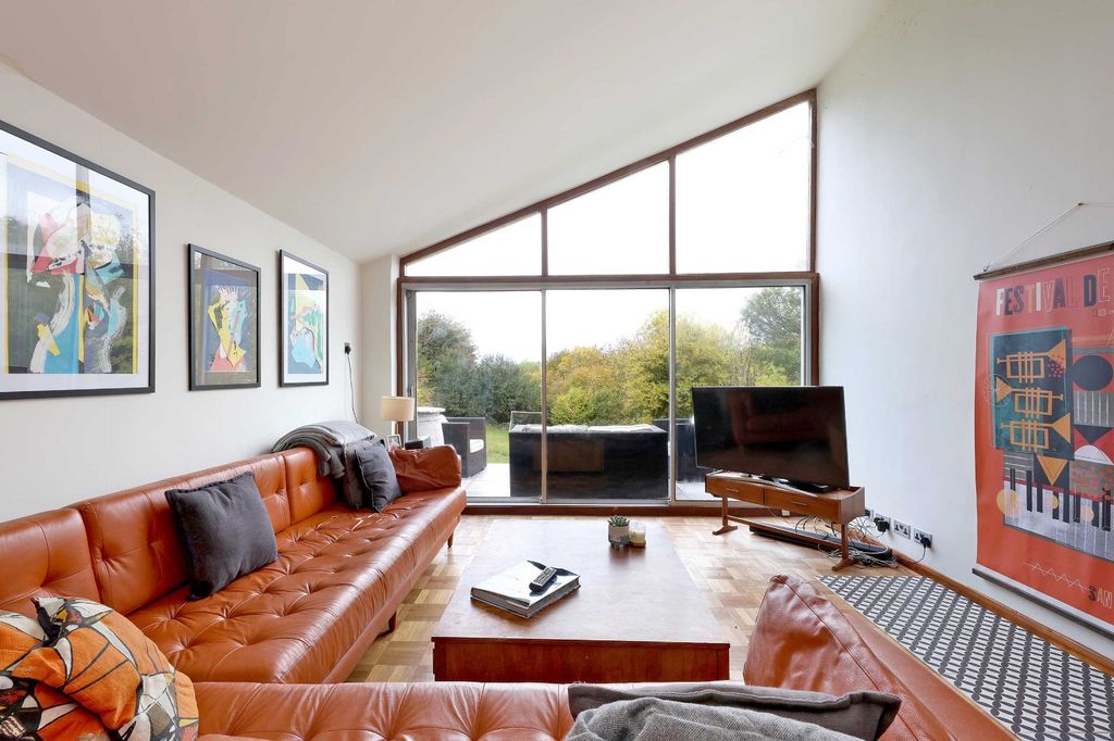 Property photo 3 of 21 Picture No. 07