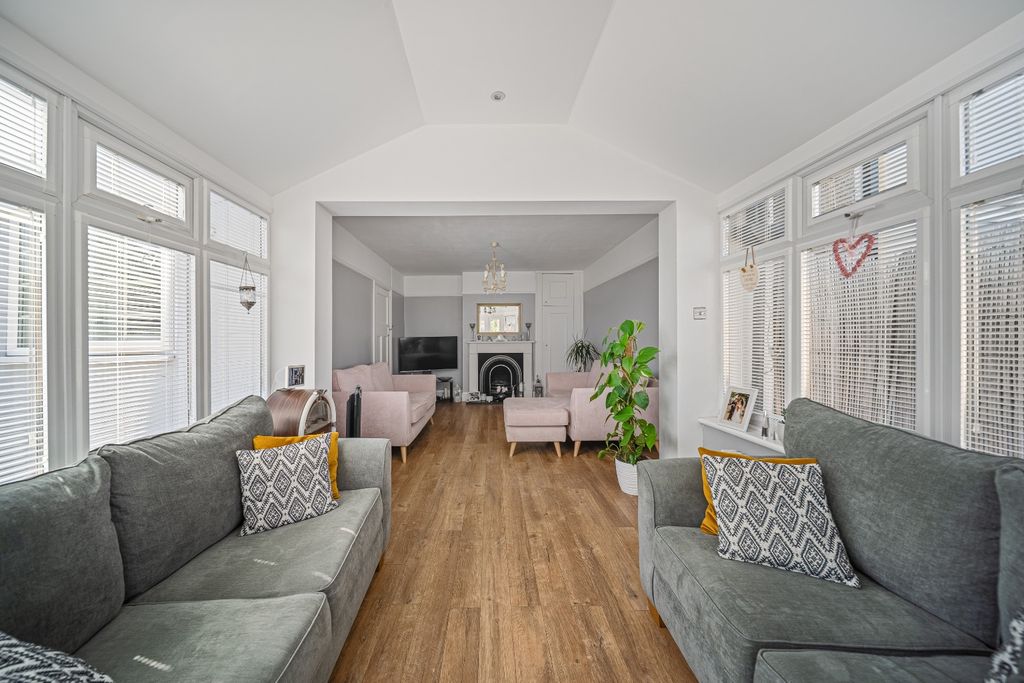 Property photo 3 of 34 4161405