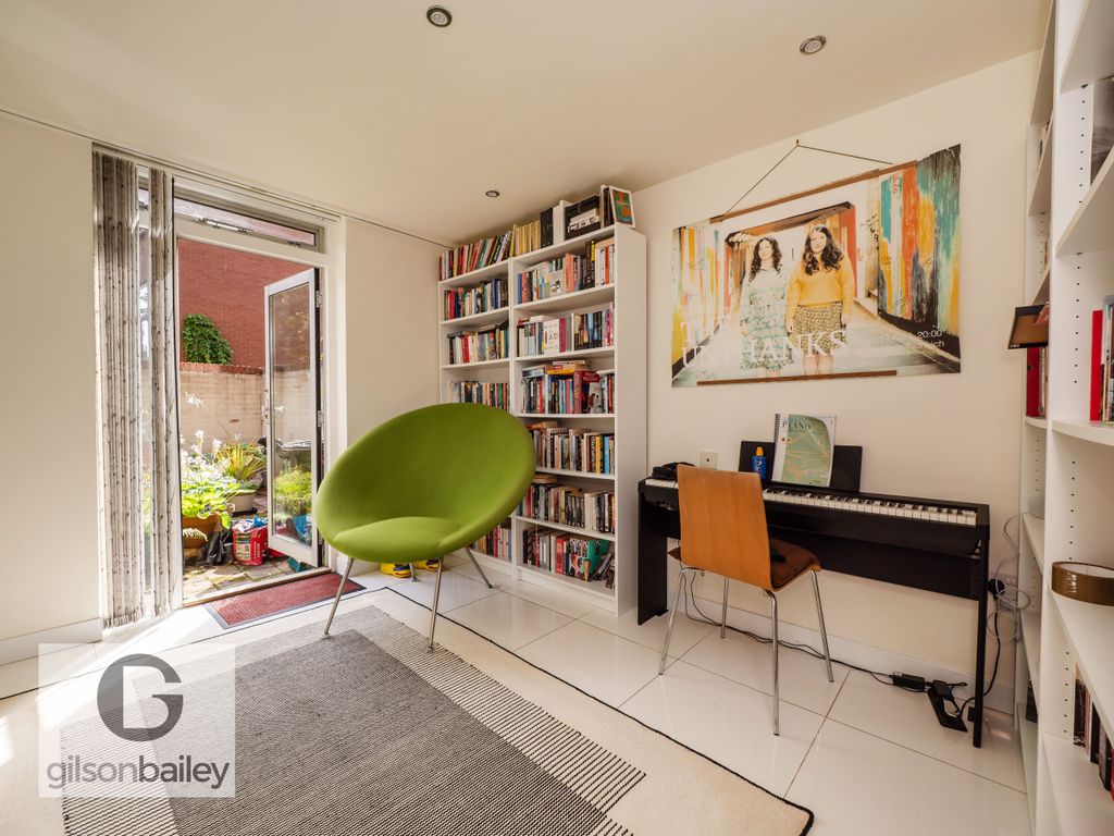 Property photo 3 of 18 31Friarscourt-25