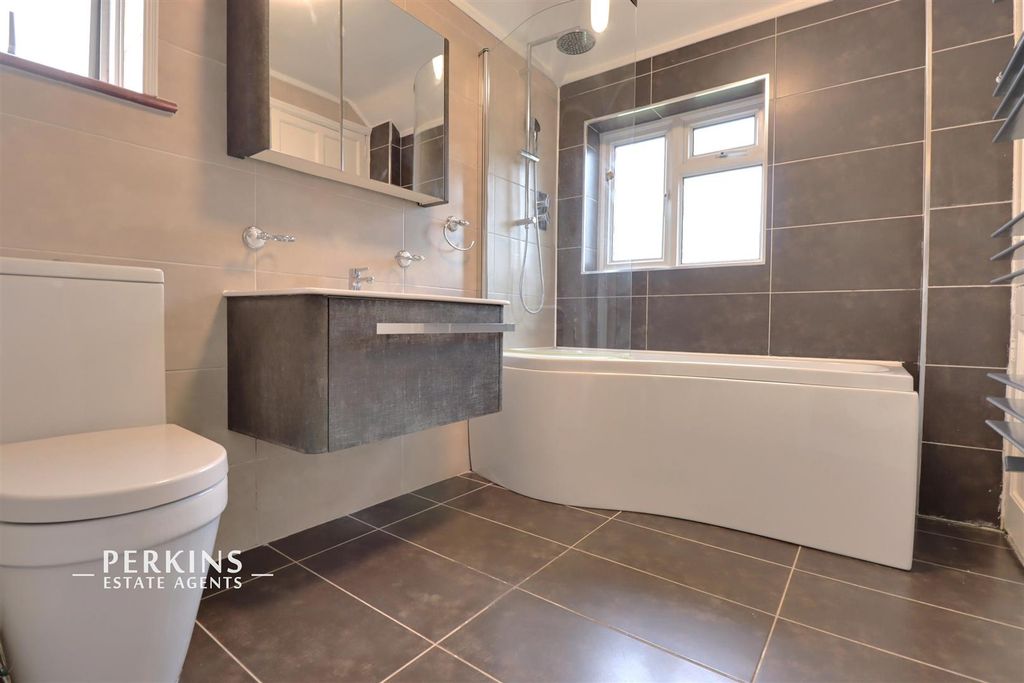 Property photo 1 of 12 Bathroom.Jpg