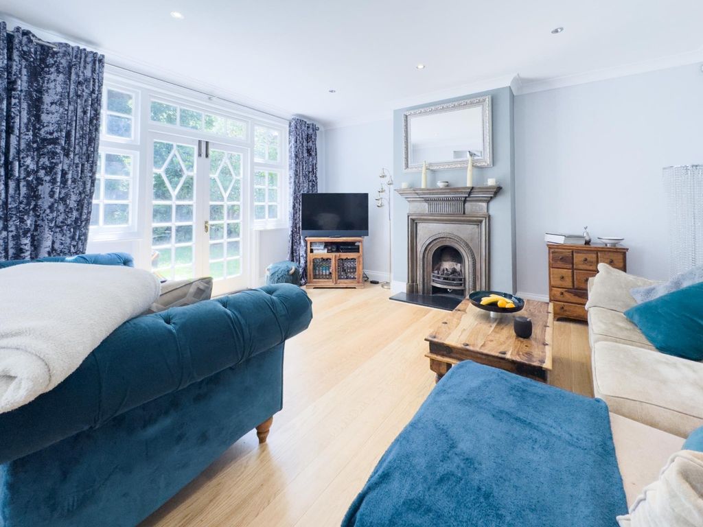Property photo 2 of 19 4342731