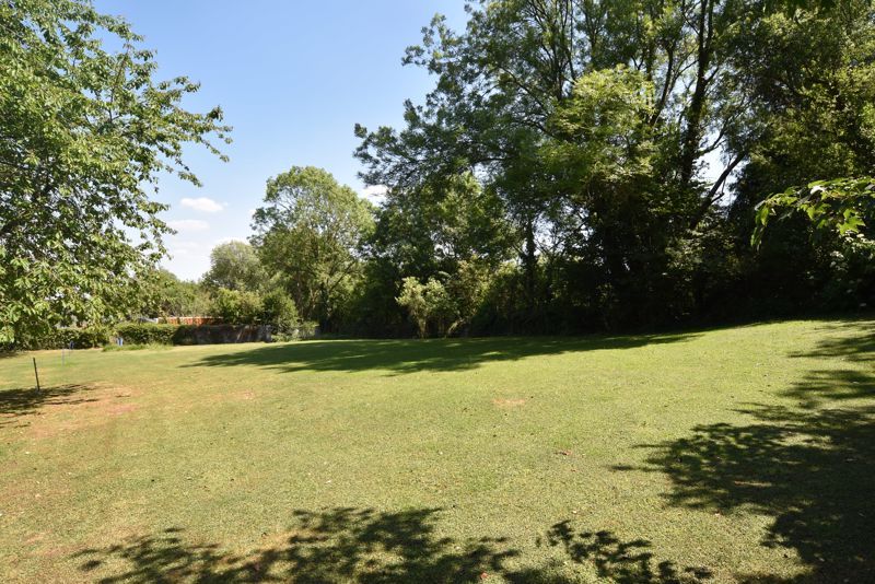 Property photo 2 of 11 Photo 3