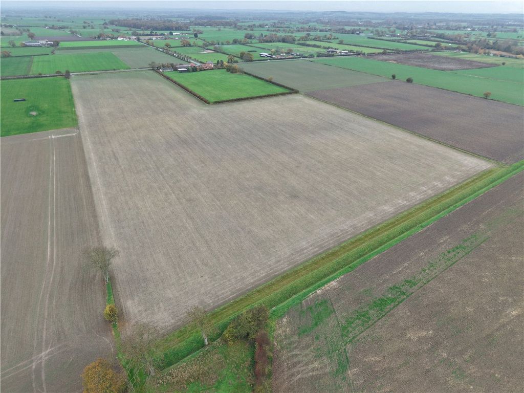 Property photo 3 of 7 Picture No. 12