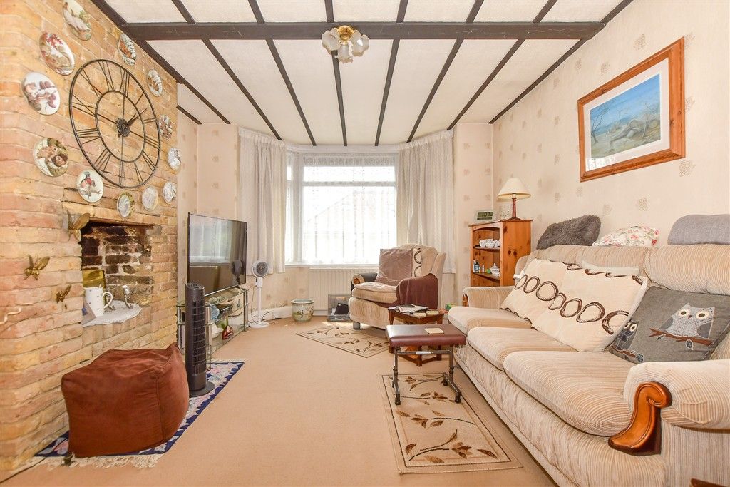 Property photo 1 of 11 Lounge